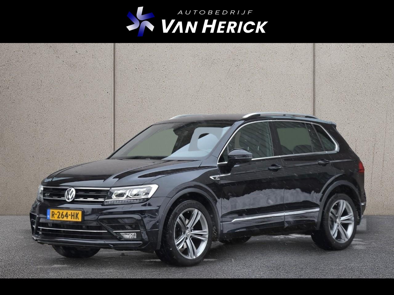 Volkswagen Tiguan - 1.4 TSI 4Motion 150PK Highline Business R | Navi | Stoelverwarming | Trekhaak - AutoWereld.nl