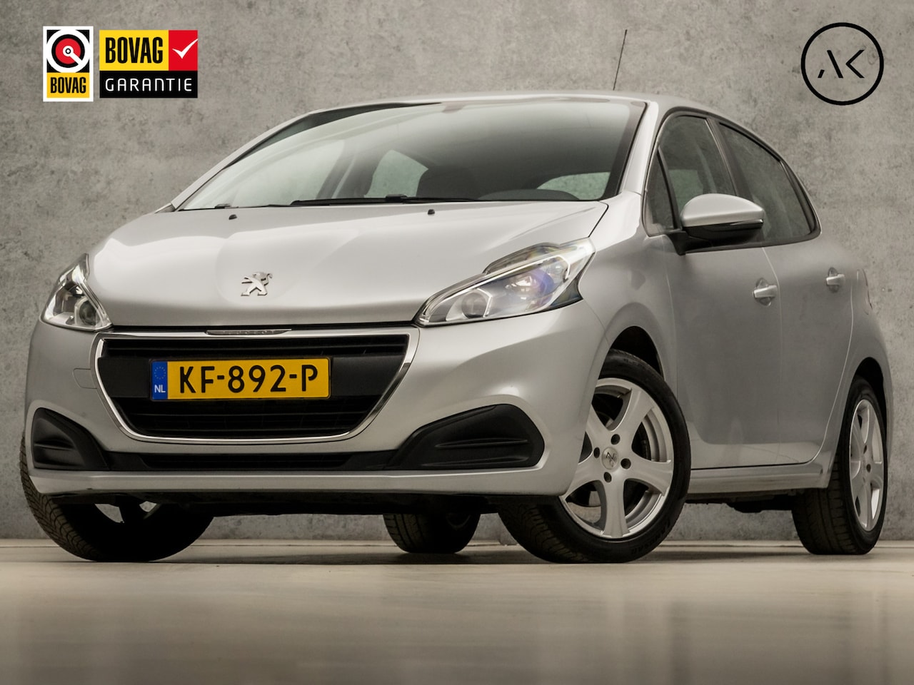 Peugeot 208 - 1.2 PureTech Active Sport (NAVIGATIE, LM VELGEN, CRUISE, SPOILER, TELEFOON, CAMERA, NIEUWE - AutoWereld.nl