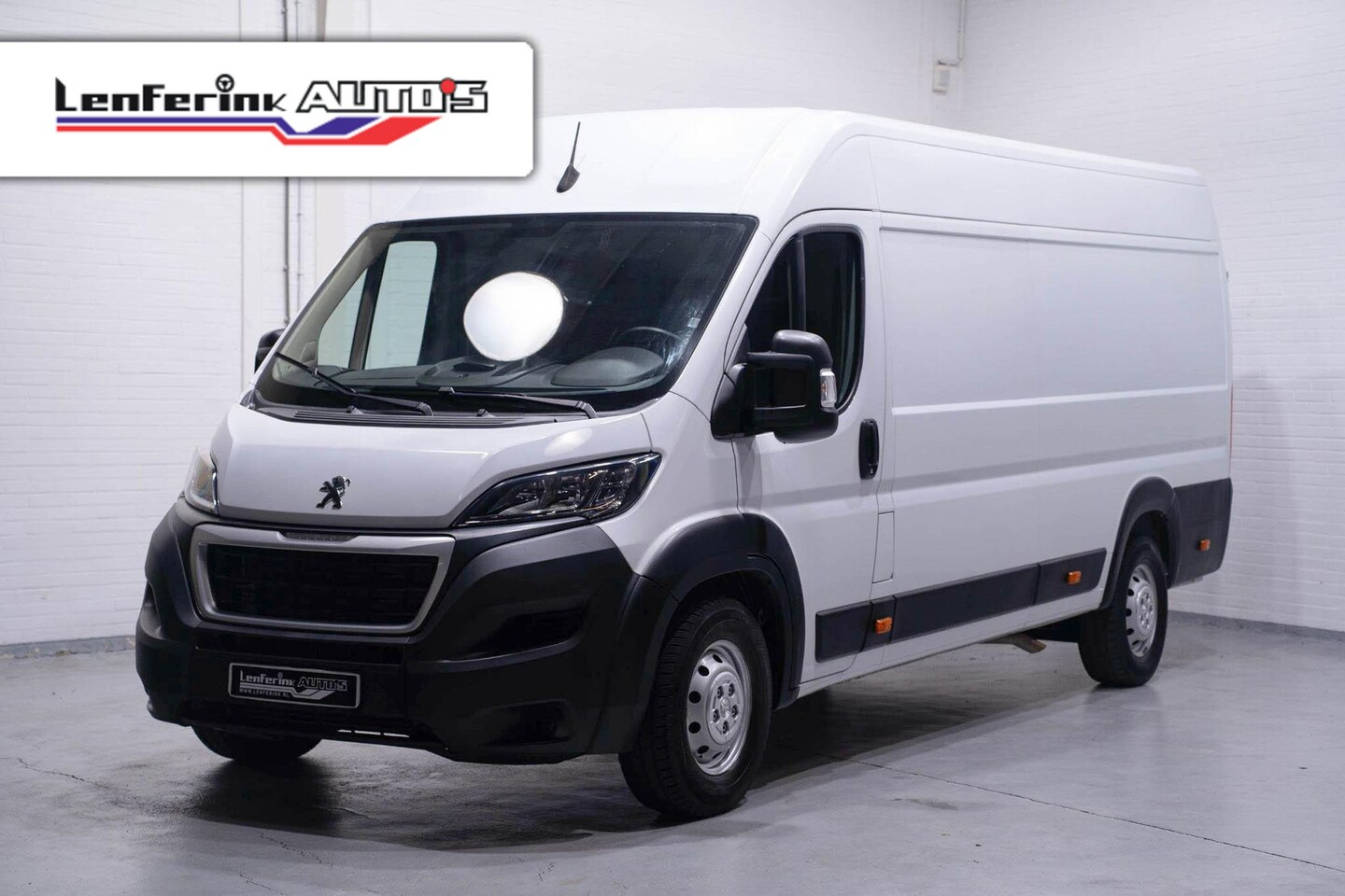 Peugeot Boxer - 2.2 BlueHDi 165 pk L4H2 Navi, Camera Laadruimte Pakket, PDC achter, 3-Zits - AutoWereld.nl
