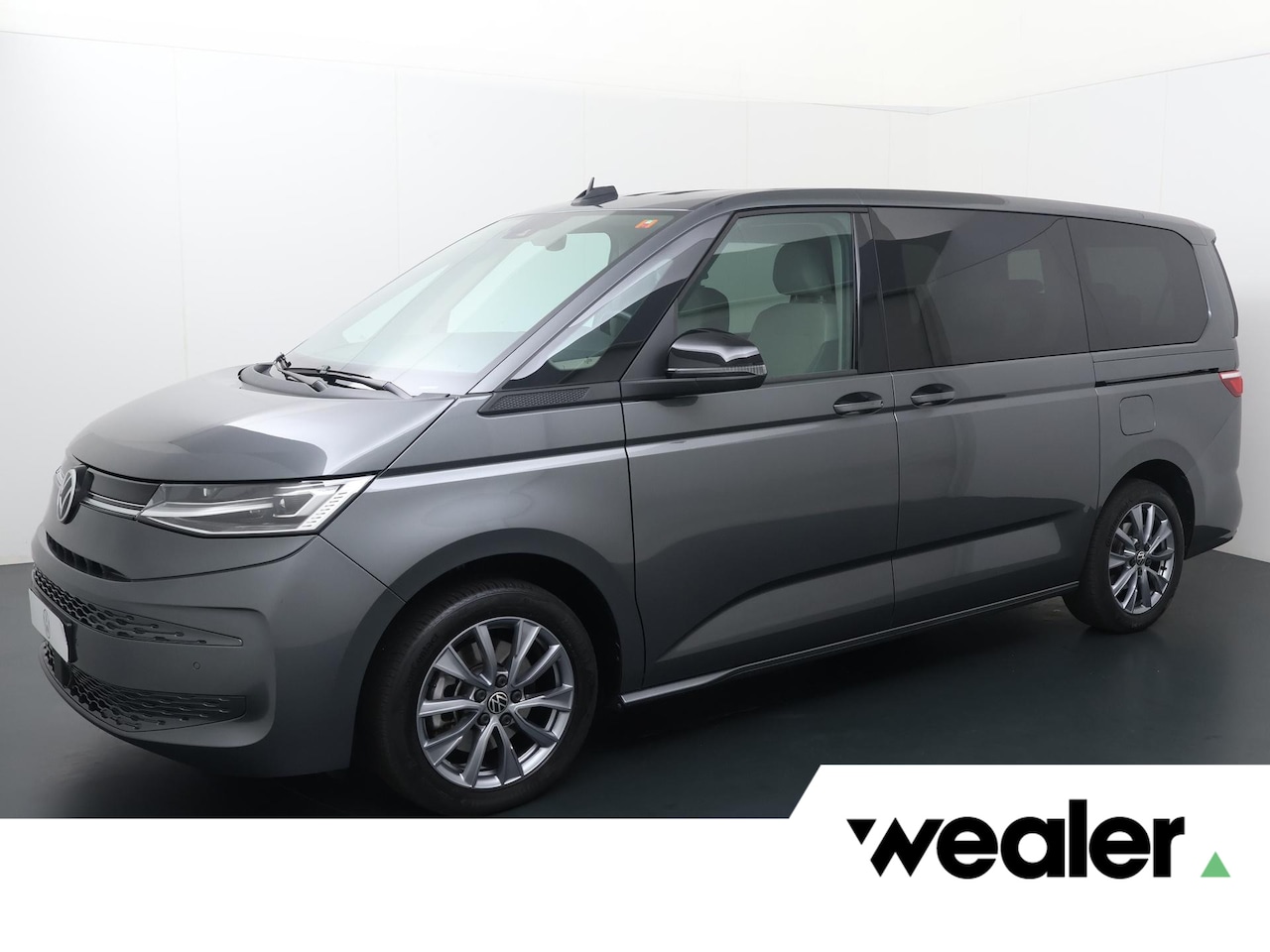 Volkswagen Multivan - 1.4 eHybrid L2H1 Style | 218 PK | SoH 100% | Automaat | Panoramadak | Matrix LED koplampen - AutoWereld.nl