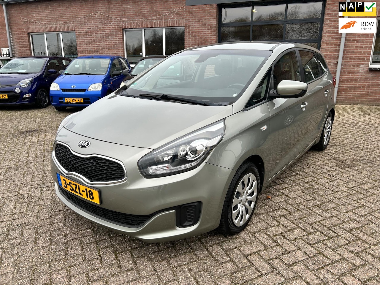 Kia Carens - 1.6 GDi ComfortLine // 7 Personen - AutoWereld.nl