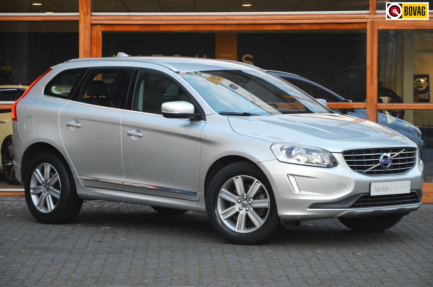 Volvo XC60 - T5 AWD Inscription | Trekhaak 2000KG | Dealer onderhouden | Stoelverwarming | Leer | Cruis - AutoWereld.nl