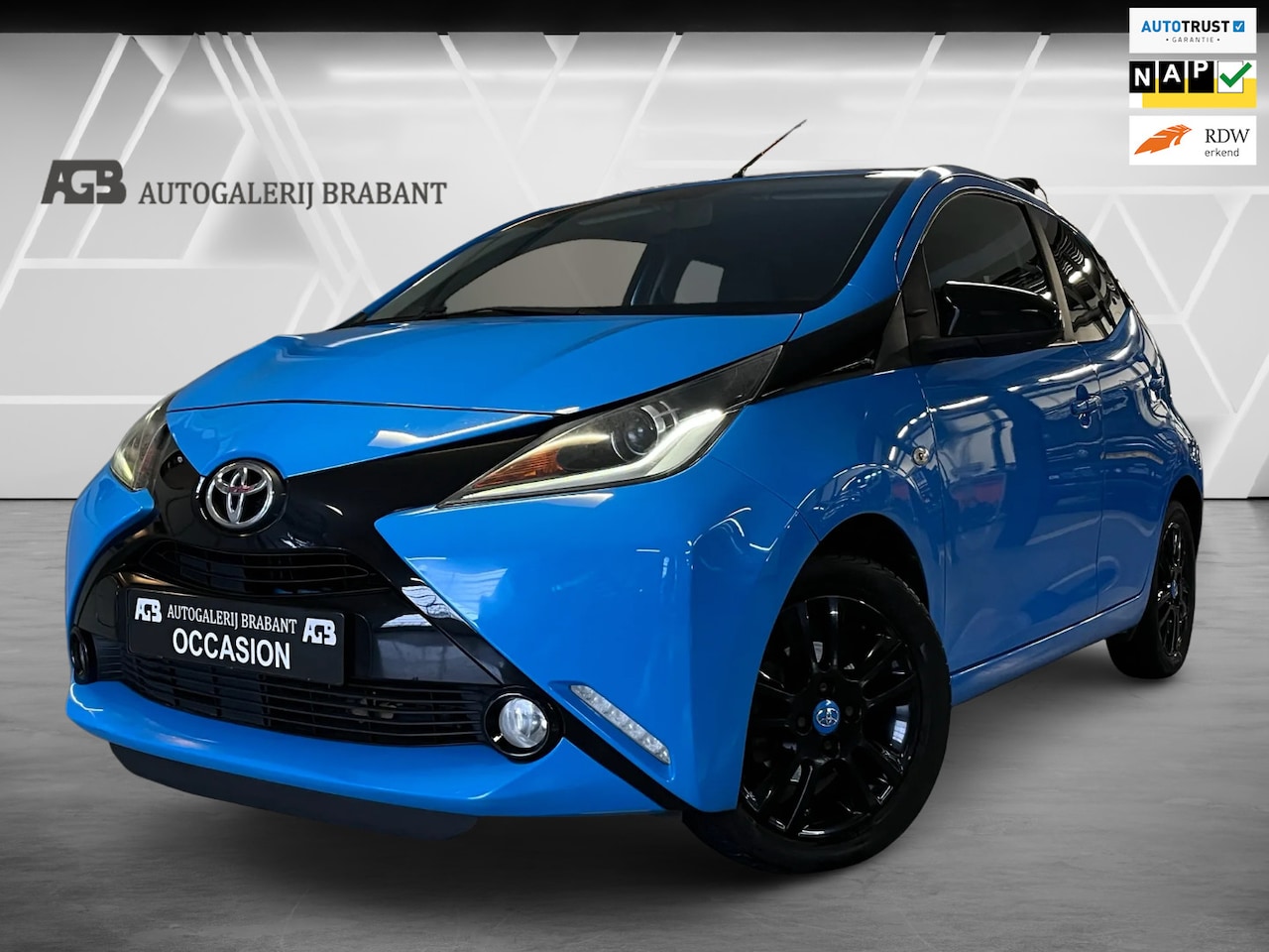 Toyota Aygo - 1.0 VVT-i x-play Airco/Camera/Carplay - AutoWereld.nl