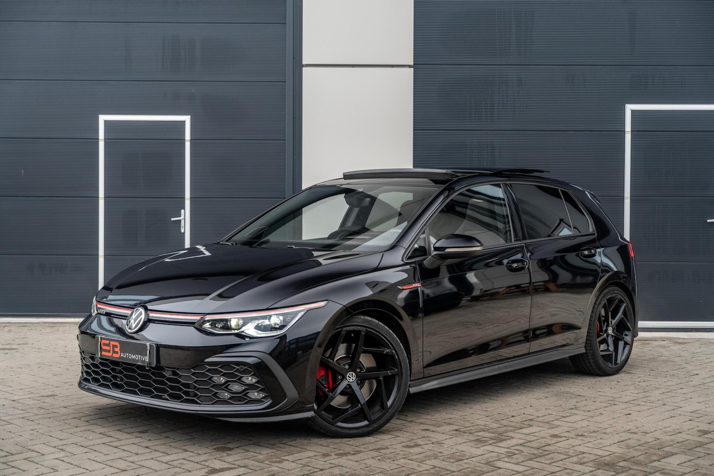 Volkswagen Golf - 2.0 TSI GTI Headup|B&O|IQ|Cam|Pano|BOMVOL! - AutoWereld.nl