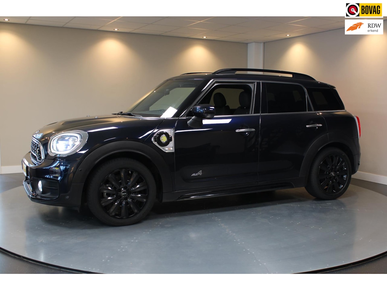 MINI Countryman - Mini 1.5 Cooper ALL4 Business Edition *Hybride* Stoelverw.|Leer|Camera|Keyless - AutoWereld.nl