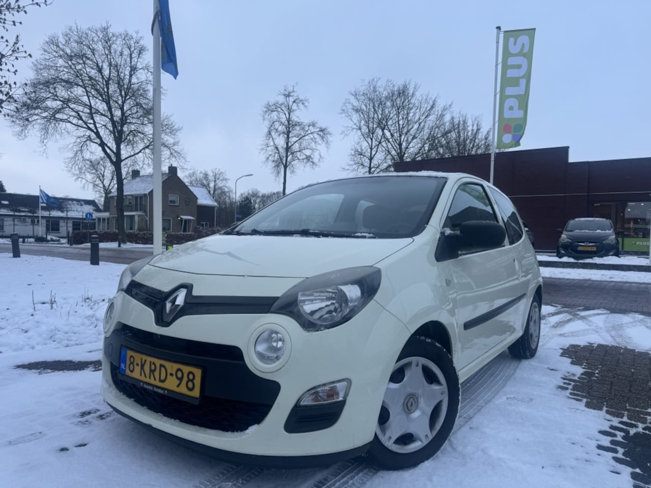 Renault Twingo - 1.2 16V Authentique Bluetooth 2013 Lage Km - AutoWereld.nl