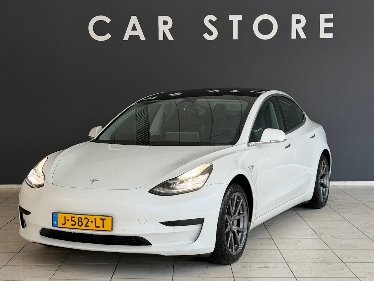 Tesla Model 3 - Standard RWD Plus 60 kWh - AutoWereld.nl