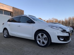 Renault Mégane Estate - 1.5 dCi Bose 1ste Eig Panodak Airco Cruise control Navi Dealer onderhouden Elektrische pak