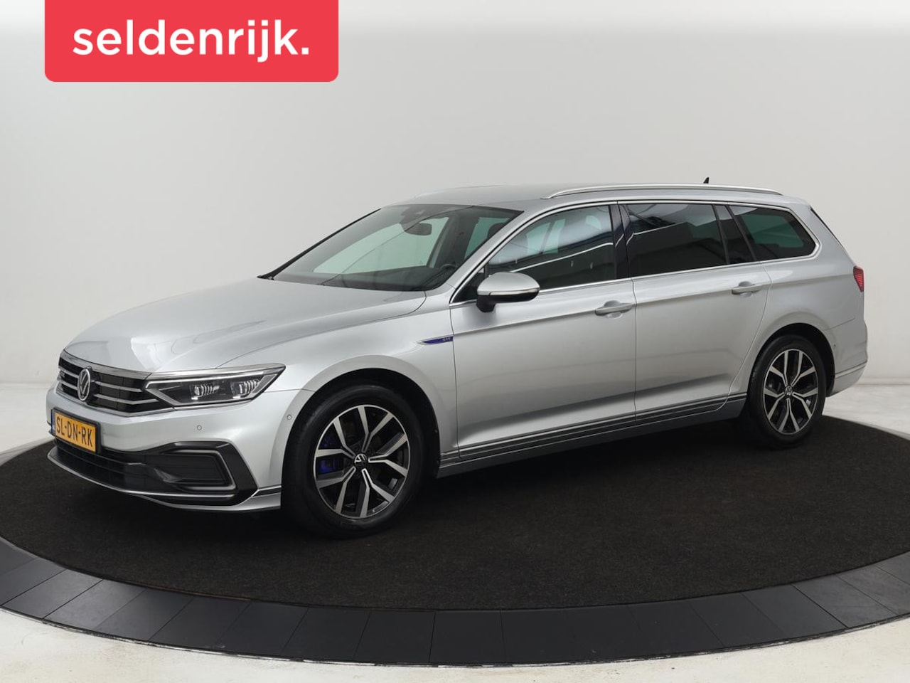 Volkswagen Passat Variant - 1.4 TSI PHEV GTE | Head-Up | Stoelverwarming | Trekhaak | Leder/Alcantara | Camera | Massa - AutoWereld.nl