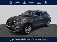 Volkswagen T-Roc - 1.0 TSI Style Executive | Navi | Privacy Glass | 17" velgen | Trekhaak |