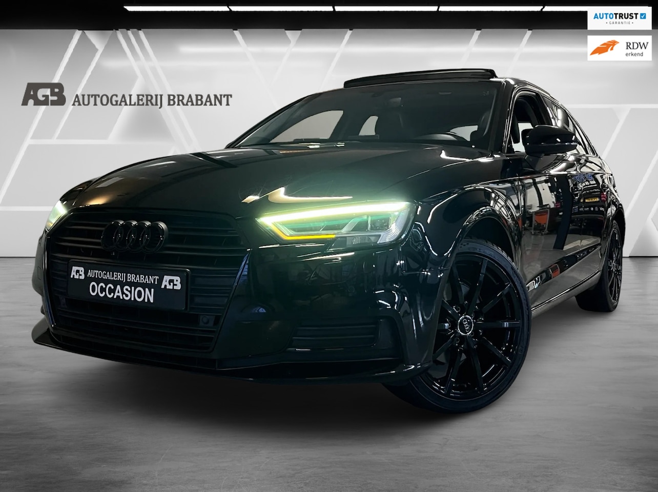 Audi A3 Sportback - 1.4 TFSI ACT Design Luxe Automaat/Pano/Carplay/Camera - AutoWereld.nl