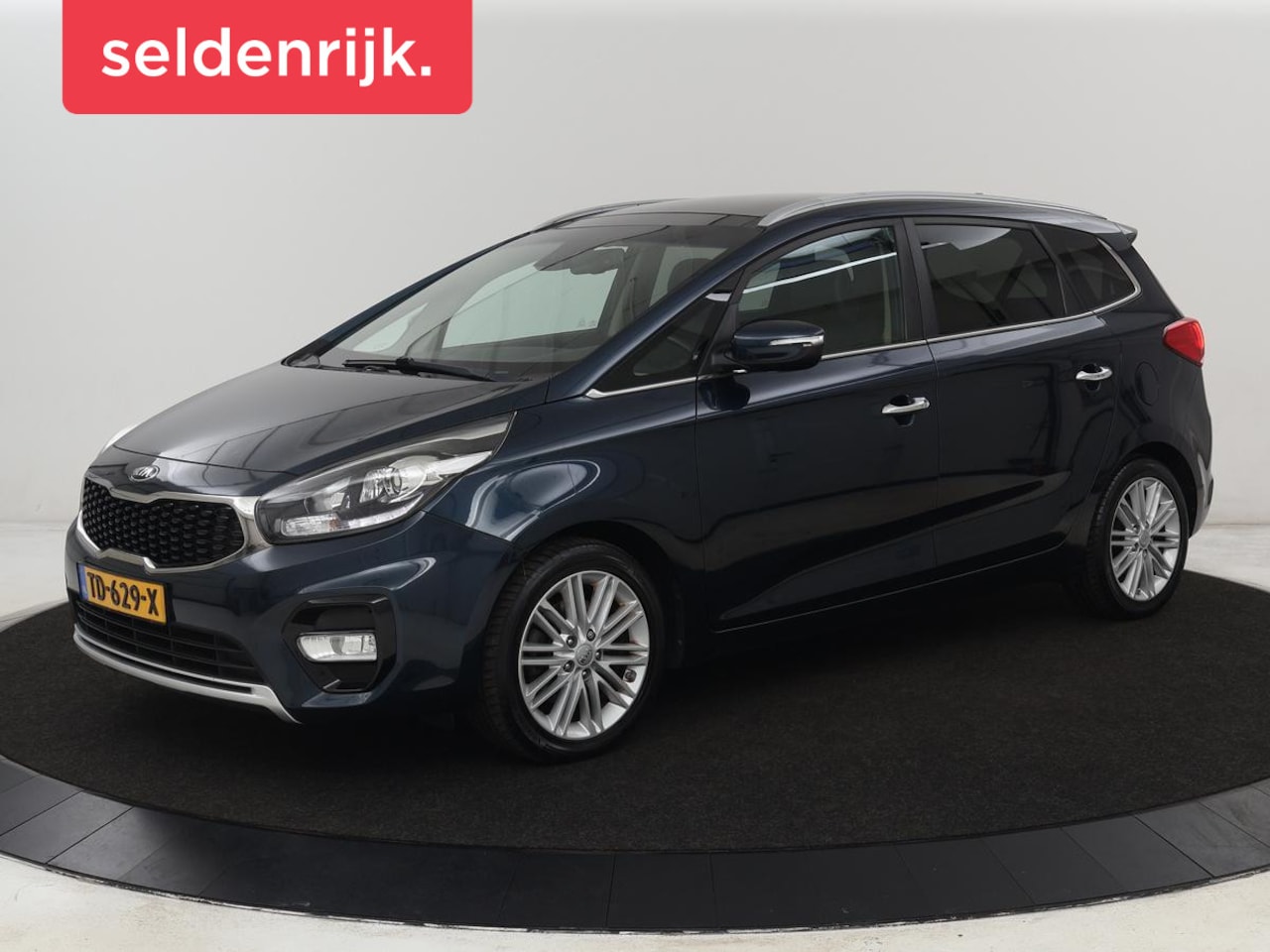 Kia Carens - 1.6 GDi ExecutiveLine 7-Persoons | 1e eigenaar | Panoramadak | Leder | Stoel & stuurverwar - AutoWereld.nl