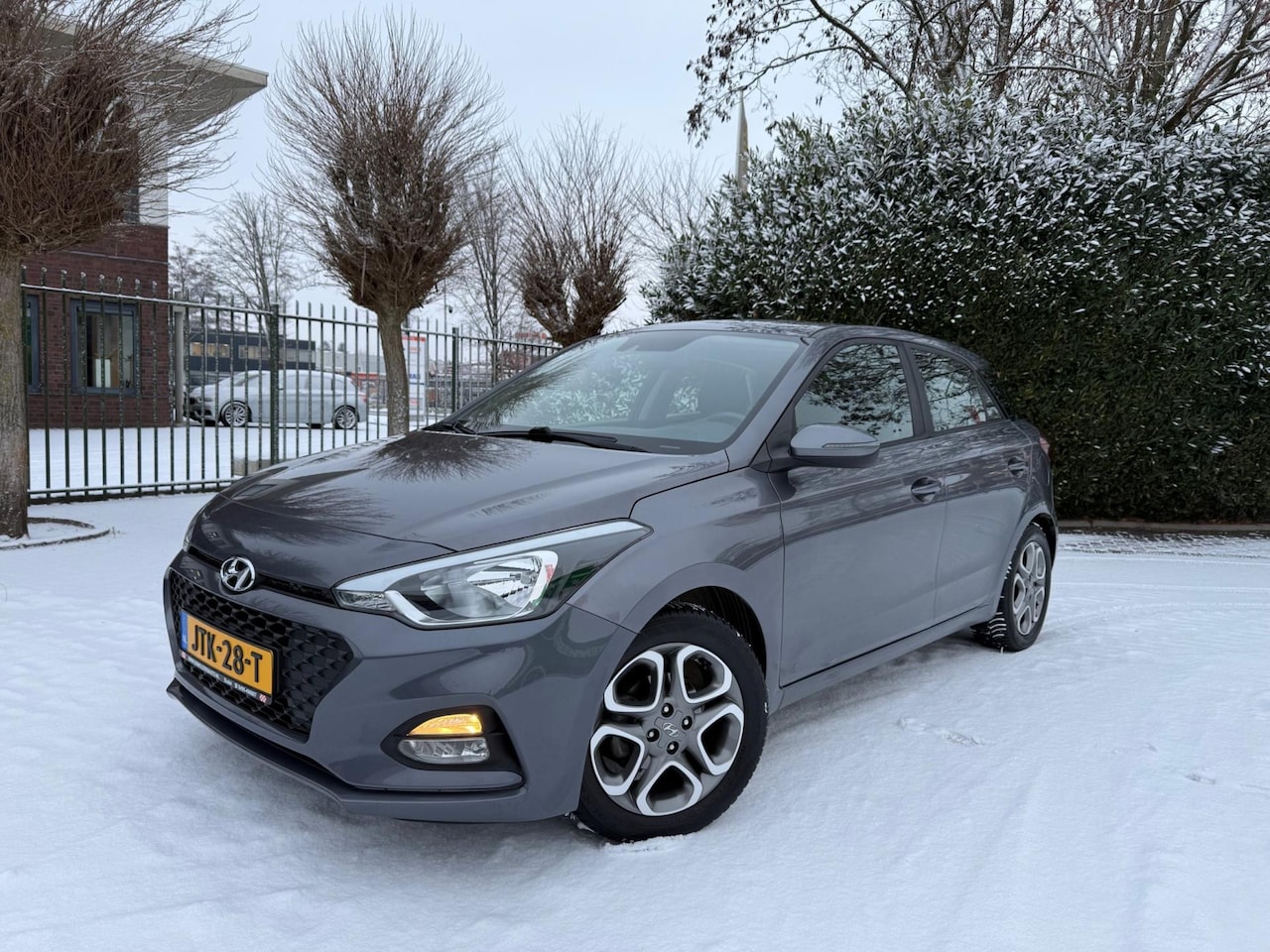 Hyundai i20 - 1.2 (4 cil.), Apple CarPlay, AIRCO, Cruise Control, Navigatie, Achteruitrijcamera, Parkeer - AutoWereld.nl