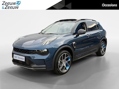 Lynk & Co 01 - 1.5 | Panoramadak | Adapt. Cruise Control | Dodehoek detectie | 360 Camera | Apple Carplay