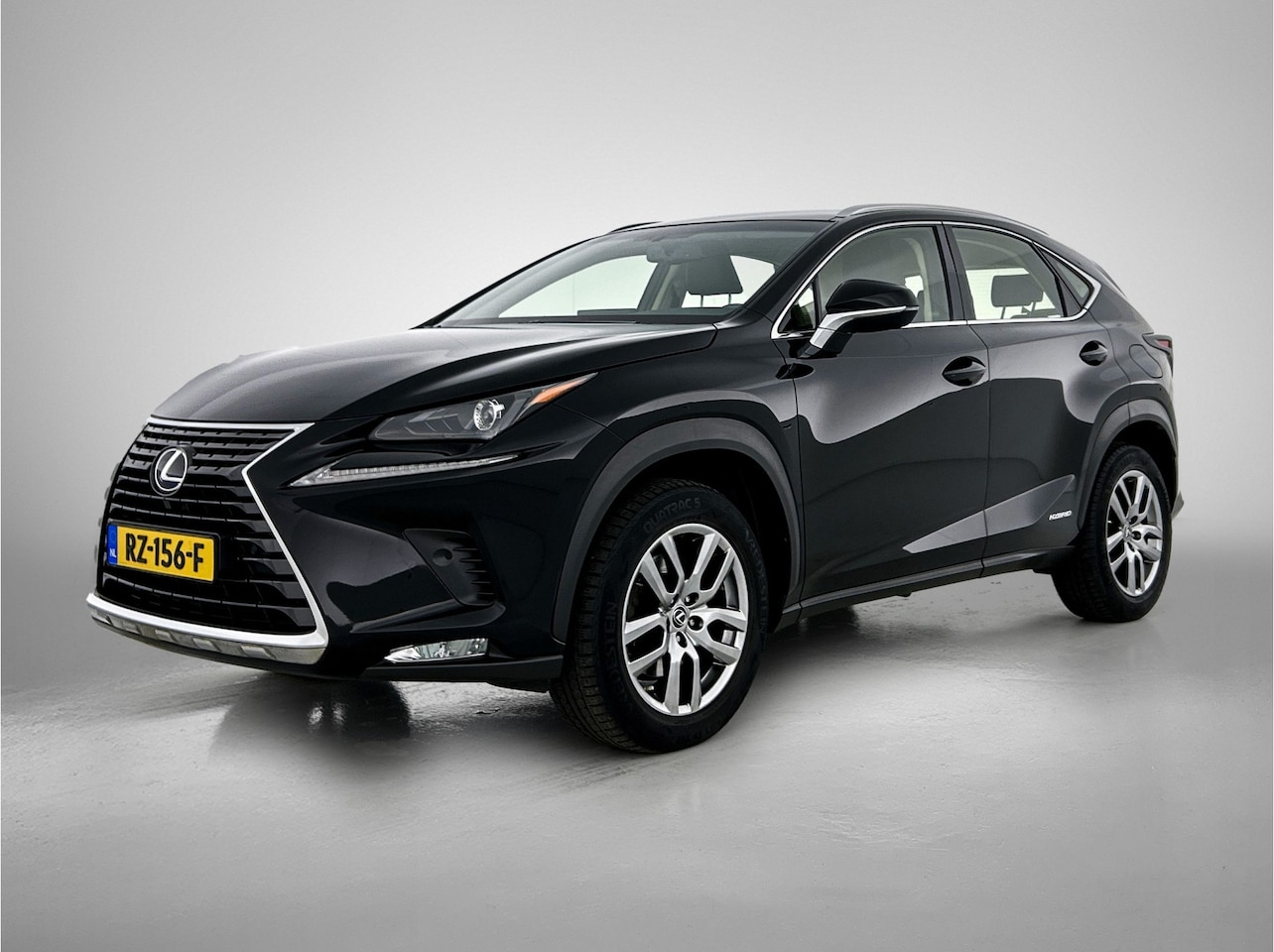 Lexus NX - 300h Business Line | Trekhaak tot 650 kg | 18" Licht Metalen Velgen | Stoelverwarming | - AutoWereld.nl