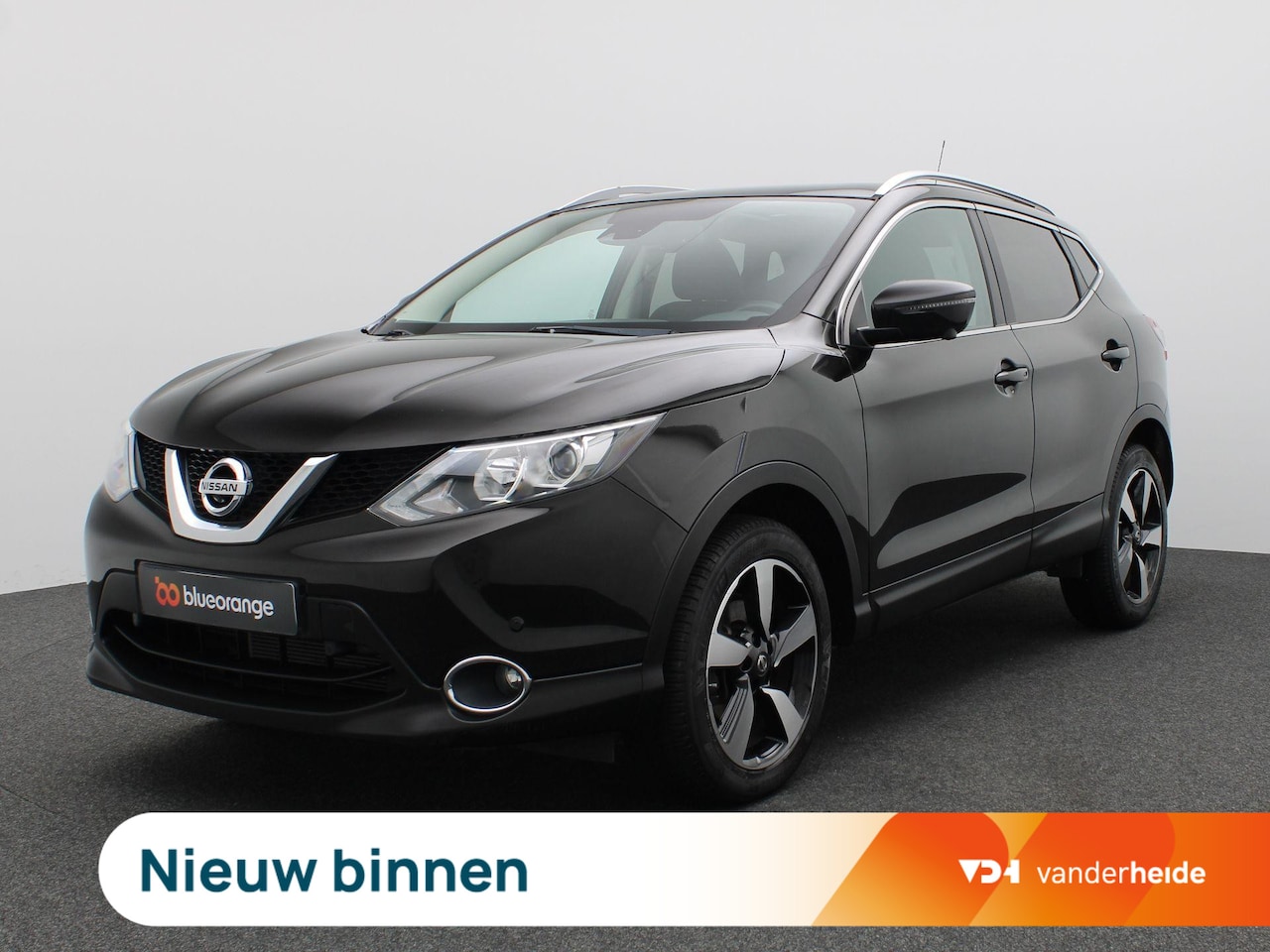 Nissan Qashqai - 1.2 N-Connecta 115PK Panoramadak, Trekhaak, 360gr. Camera, Navi, Clima, Keyless, 18" LM Ve - AutoWereld.nl