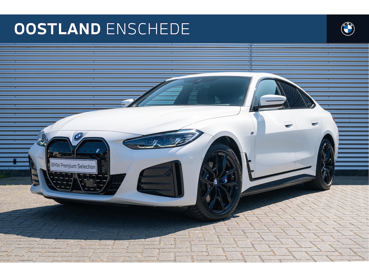 BMW i4 - eDrive35 M Sport / Parking Assistant / Widescreen Display / Extra getint glas achter / Liv - AutoWereld.nl