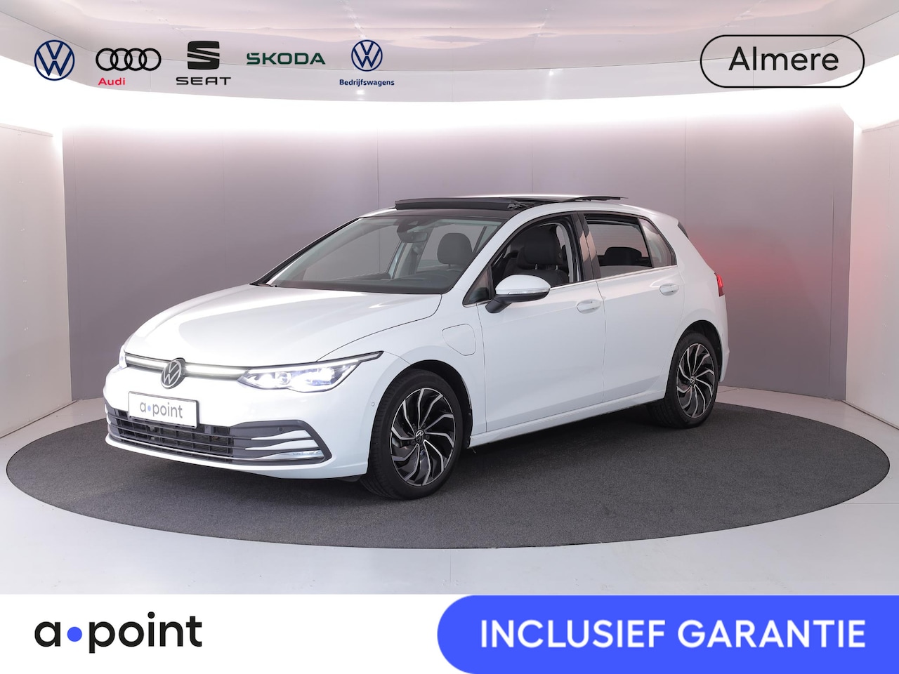Volkswagen Golf - 1.4 eHybrid Style 204 pk Automaat (DSG) | Navigatie | Panoramadak | Parkeersensoren (Park - AutoWereld.nl