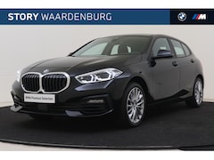 BMW 1-serie - 120i Automaat / Adaptieve LED / PDC voor + achter / Live Cockpit Professional / Airconditi