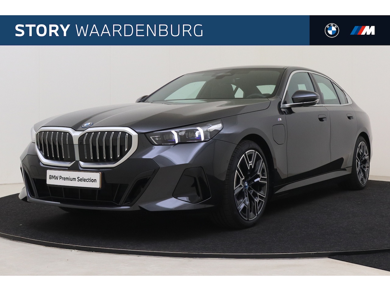 BMW 5-serie - 530e M Sport Automaat / Panoramadak / Stoelventilatie / Parking Assistant Professional / C - AutoWereld.nl