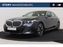 BMW 5-serie - 530e M Sport Automaat / Panoramadak / Stoelventilatie / Parking Assistant Professional / C