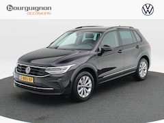 Volkswagen Tiguan - 1.5 TSi 150 Pk Automaat Life | Trekhaak | Adaptive Cruise | Carplay | Climate Control | Pa