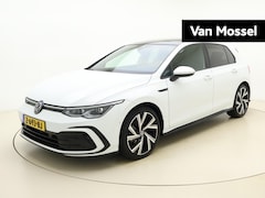 Volkswagen Golf - 1.5 eTSI R-Line Business | Automaat | Schuif/Kanteldak | Standkachel | Stoelverwarming | C