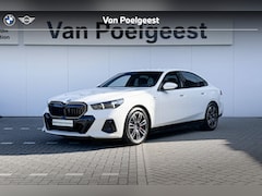 BMW 5-serie - Sedan 550e xDrive | M Sport | Driving Assistant Professional | stuur verwarmd