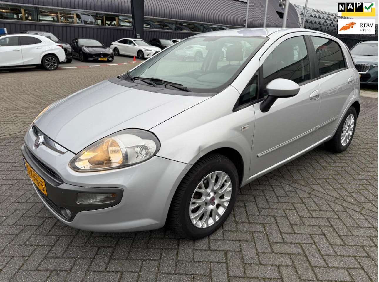 Fiat Punto Evo - 1.4 AIRCO/5DRS/LAGE KM/RIJDT GOED/APK 9-2026! - AutoWereld.nl