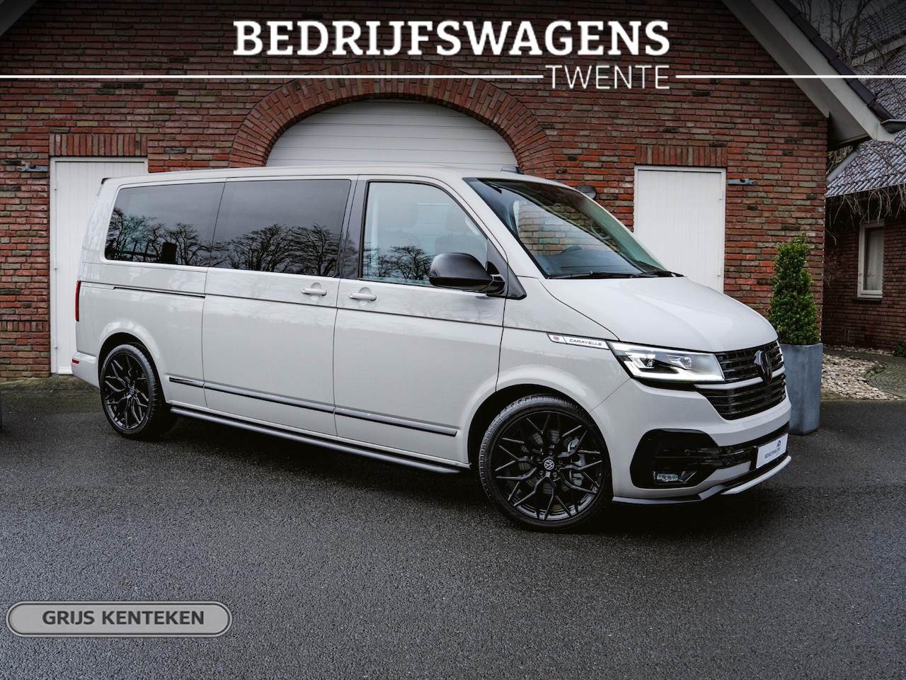 Volkswagen Transporter Caravelle - T6.1 2.0 TDI 204 PK DSG L2H1 A-KLEP ACC | LED | Leder | Side Assist | Privacy glass | - AutoWereld.nl