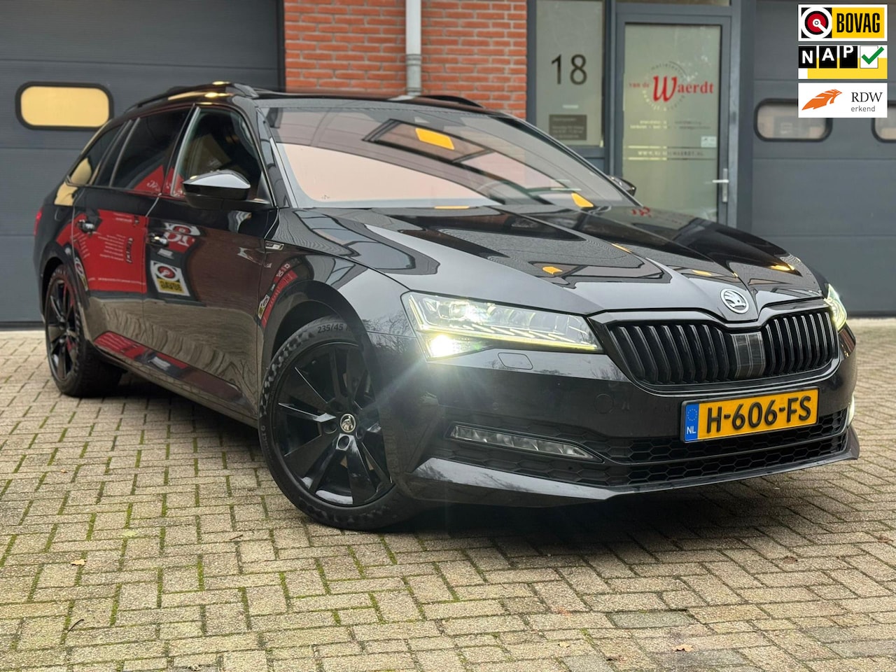 Skoda Superb Combi - 1.5 TSI ACT Sportline Business|Elek.pakket|Airco|Luxe|NAP|Onderhouden|APK|Climate|Sport|Le - AutoWereld.nl