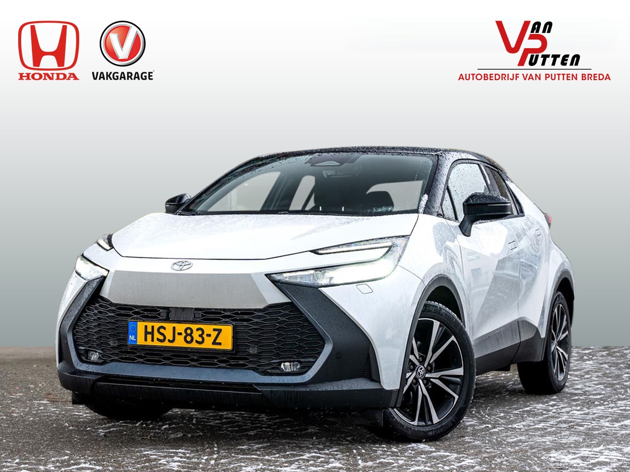Toyota C-HR - 1.8 Full Hybrid First Edition | Bi-Tone | Apple carplay | Stoel en Stuurverwarming | PDC | - AutoWereld.nl