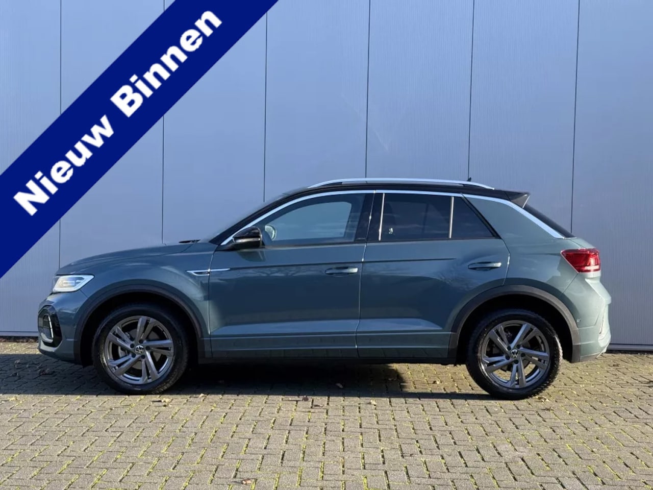 Volkswagen T-Roc - 1.5 TSI R-Line Edition DSG-aut. R-LINE / Trekhaak afn. / Camera / Stoelverw. / IQ Light / - AutoWereld.nl