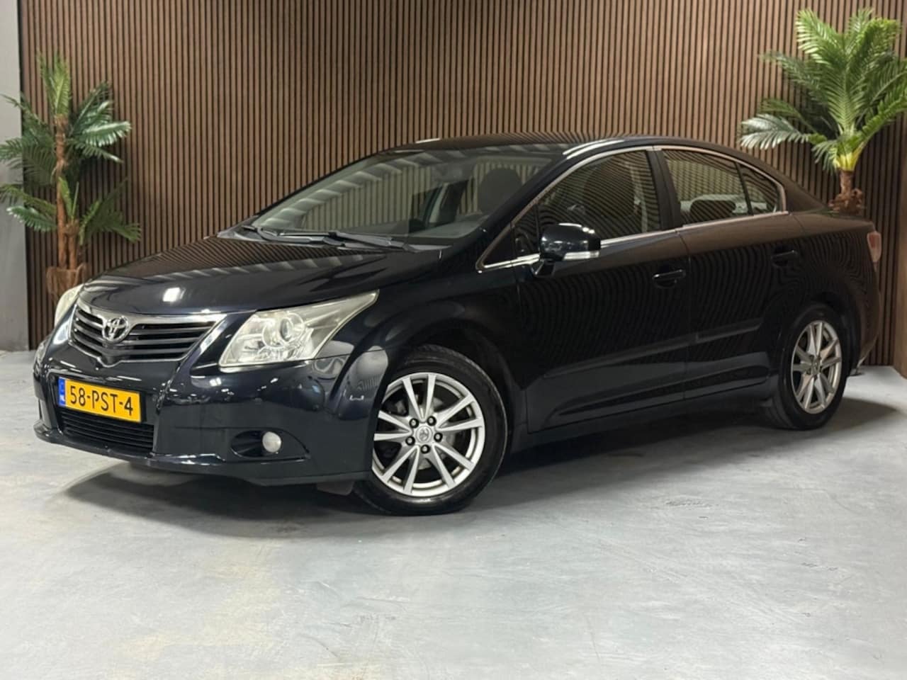 Toyota Avensis - 2.0 VVTi Business 2.0 VVTi Business - AutoWereld.nl