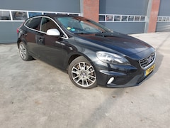 Volvo V40 - 2.0 D4 R-Design Business Airco/ECC/NAV/LMV