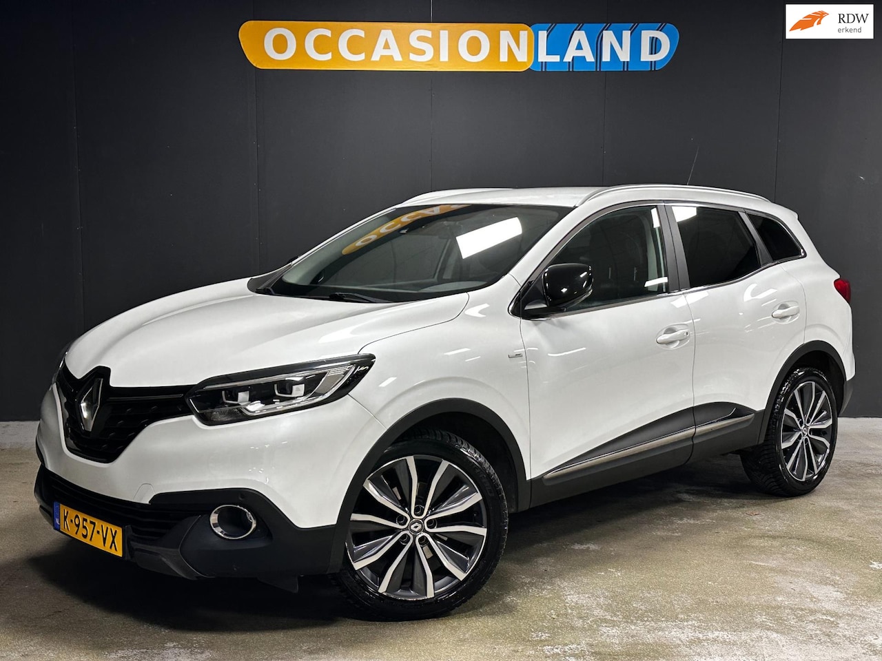 Renault Kadjar - 1.2 TCe Bose|LED|KEYLESS|TREKHAAK|CRUISE|NAVI|BLUETOOTH|19INCH| - AutoWereld.nl