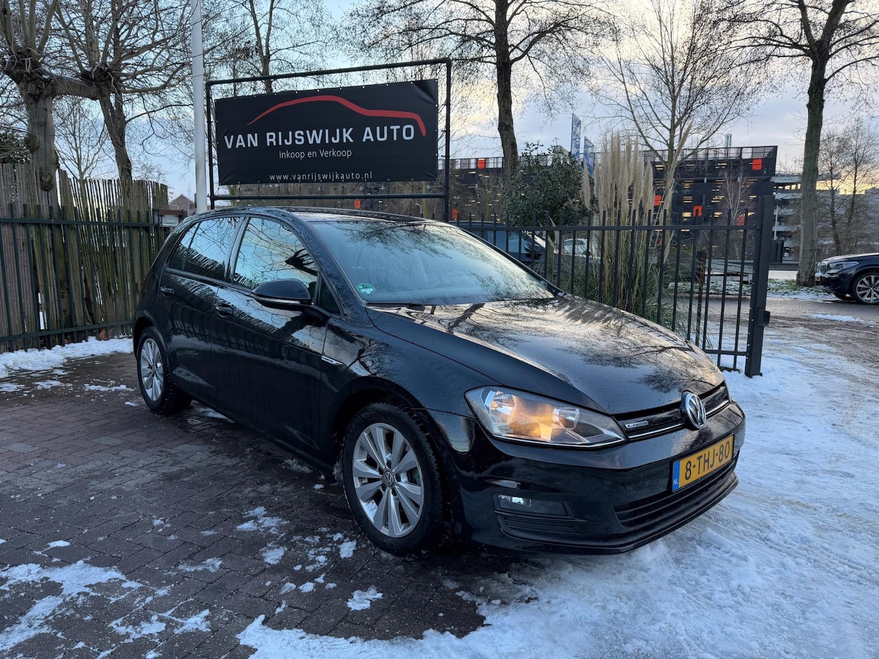 Volkswagen Golf - 1.6 TDI Highline BlueMotion Nav Airco 5Drs Cruise-con - AutoWereld.nl
