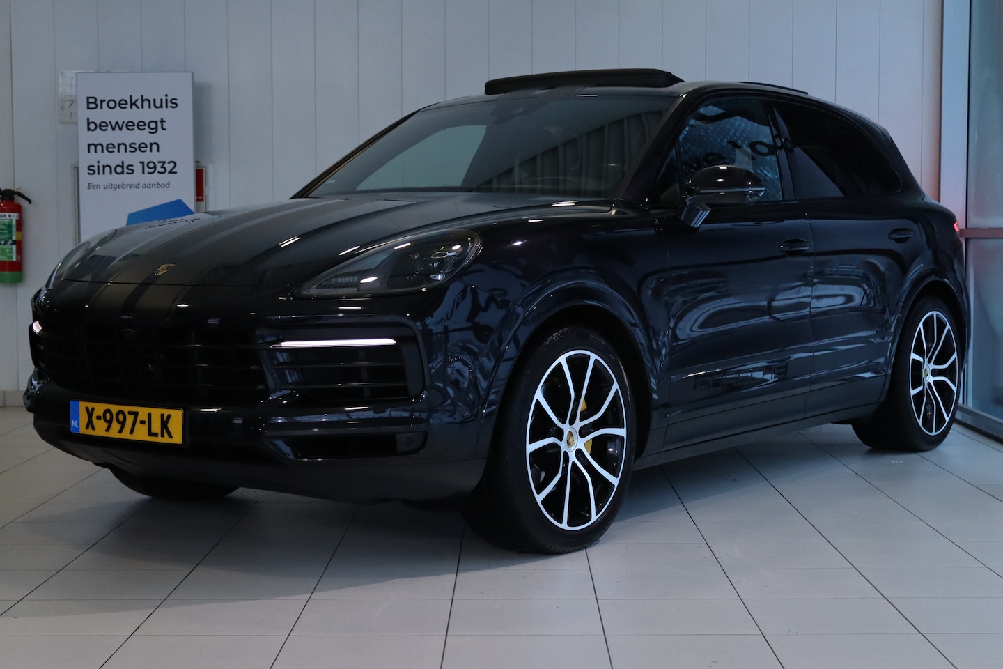 Porsche Cayenne - 3.0 E-Hybrid | Adapt. Cruise | 360 Camera | Bose | HUD | Sportchrono | Memory | Schuifdak - AutoWereld.nl