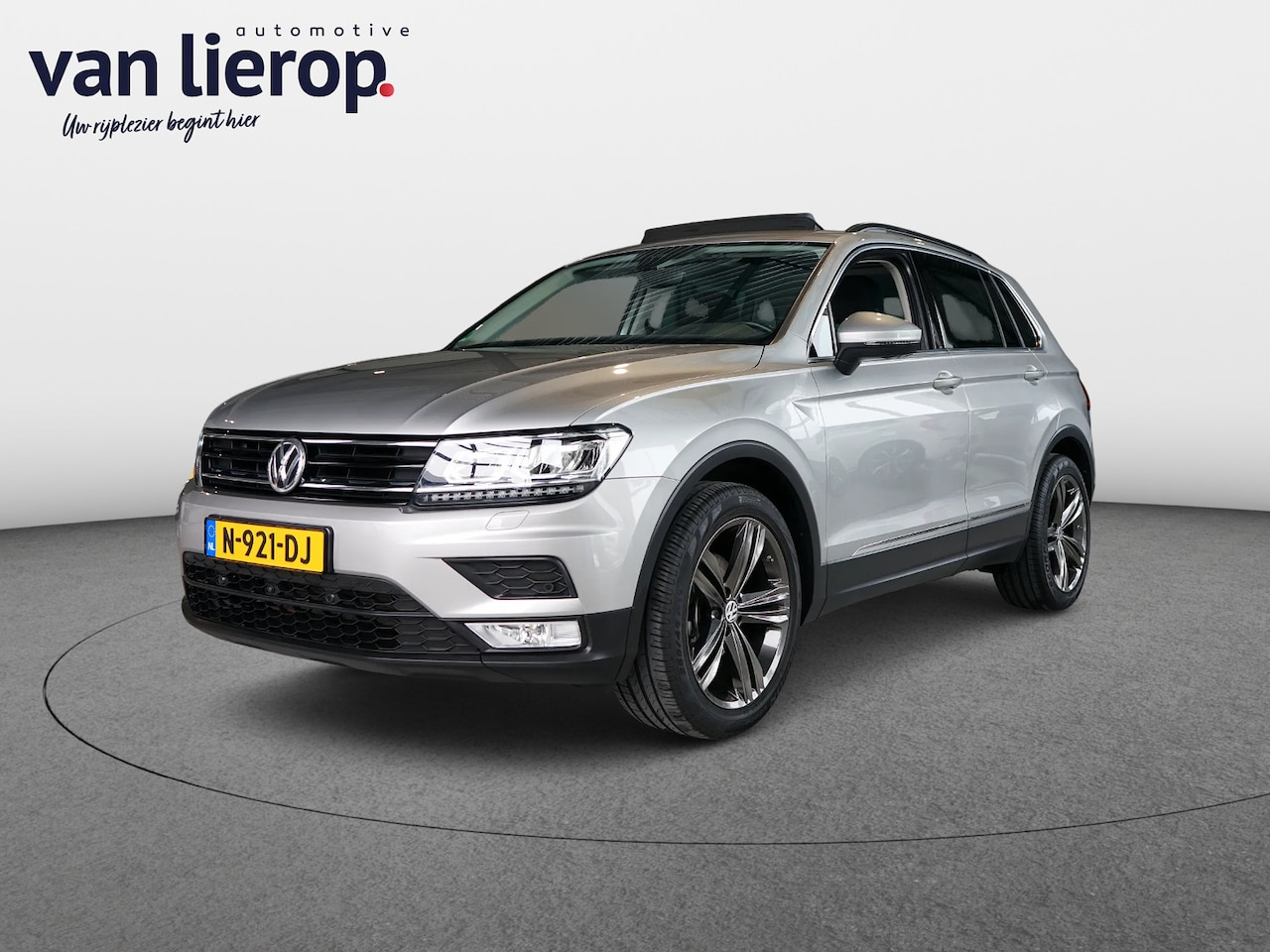 Volkswagen Tiguan - 1.4 TSI ACT Highline PANO | TREKHAAK | LED - AutoWereld.nl