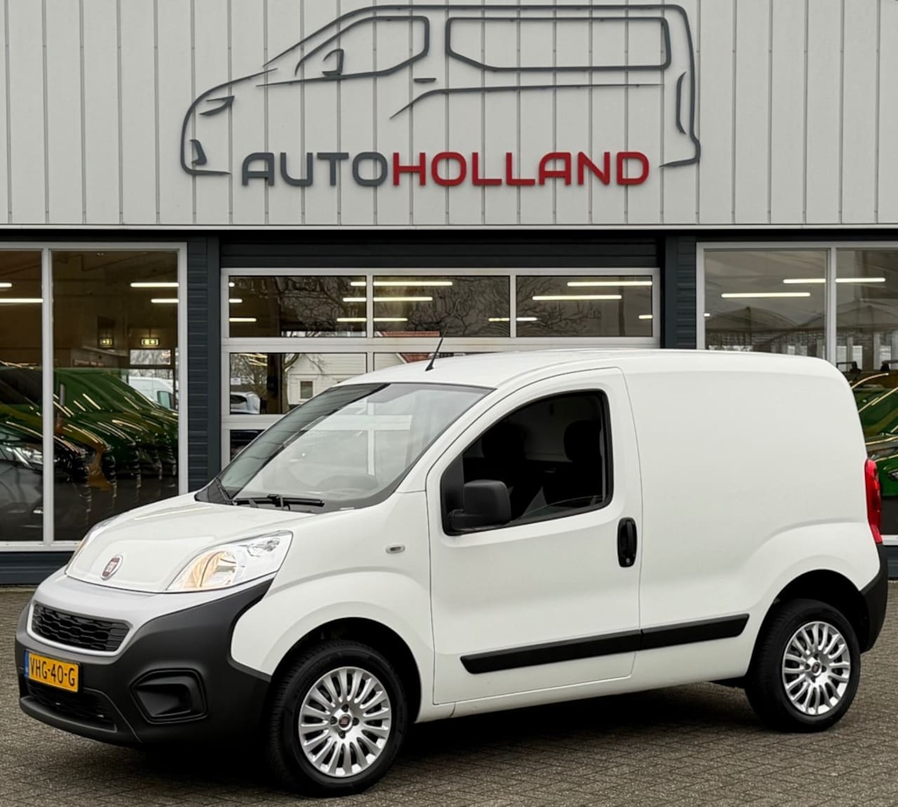 Fiat Fiorino - 1.4 57KW 78PK BENZINE CNG AARDGAS EURO 6 AIRCO/ NAVIGATIE/ PARKEERSENSOREN/ 100% DEALEROND - AutoWereld.nl