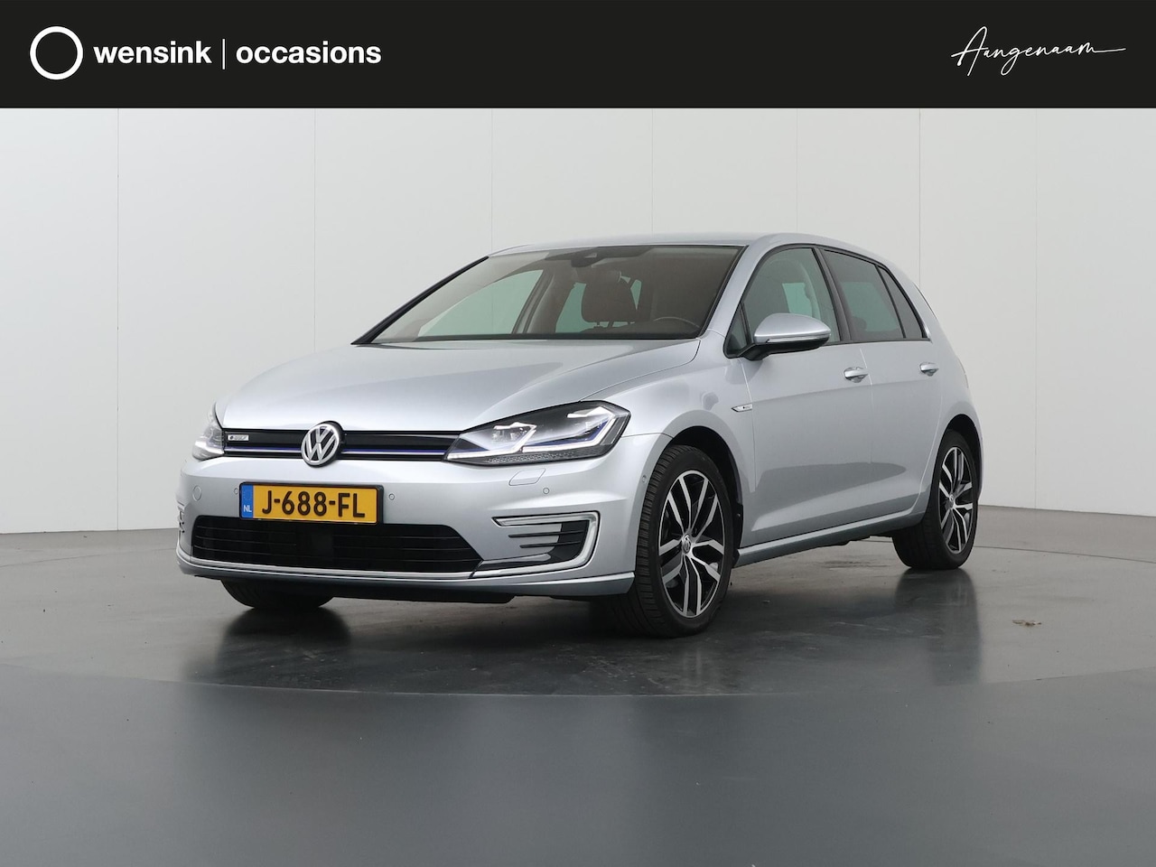 Volkswagen e-Golf - | Warmtepomp | Leder | Stoelverwarming | Parkeercamera | Virtual cockpit | DYN Audio | Key - AutoWereld.nl