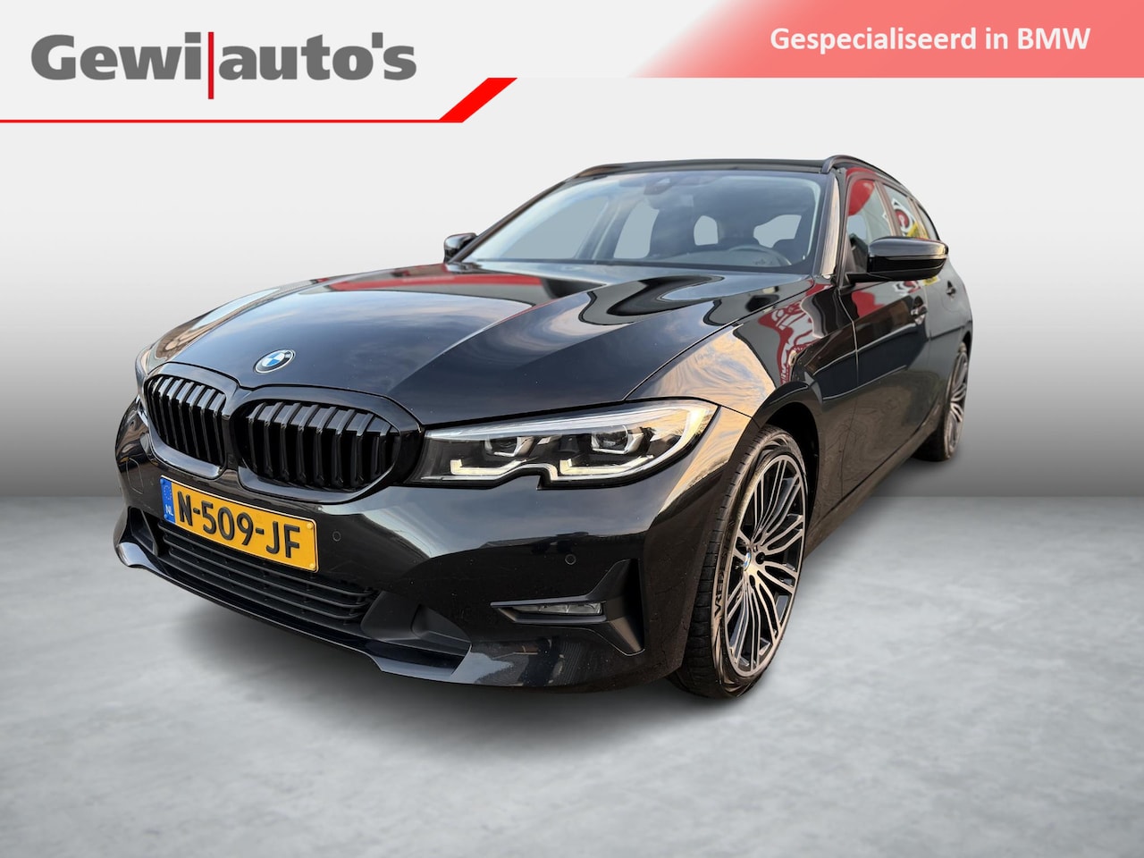 BMW 3-serie Touring - 318i Executive Edition Leder Gr. Navi CarPlay - AutoWereld.nl