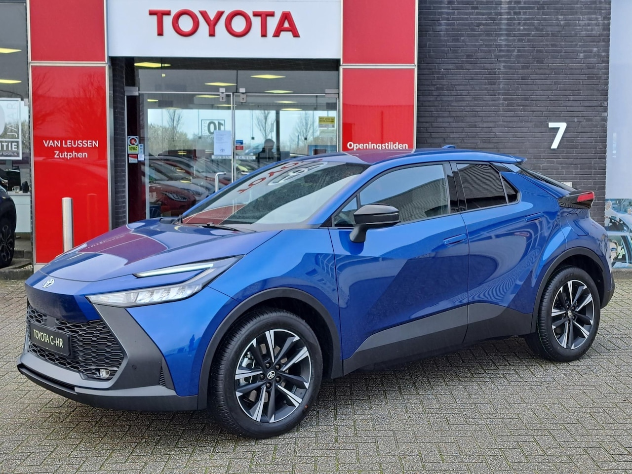 Toyota C-HR - 2.0 Plug-in Hybrid 220 Dynamic NIEUW DIRECT LEVERBAAR STOEL EN STUURWIELVERWARMING PDC - AutoWereld.nl