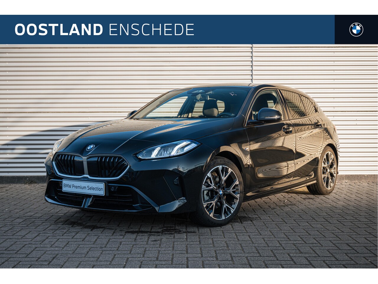 BMW 1-serie - 120 M Sport Automaat / Sportstoelen / Achteruitrijcamera / M Adaptief onderstel / Stuurver - AutoWereld.nl