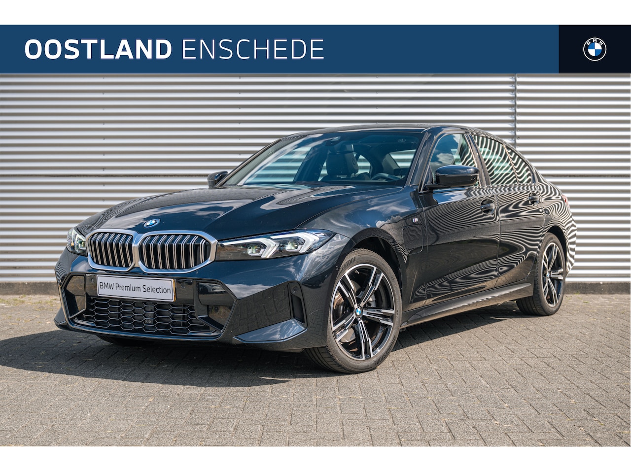 BMW 3-serie - 330e M Sport Automaat / Schuif-kanteldak / Trekhaak / Sportstoelen / Achteruitrijcamera / - AutoWereld.nl