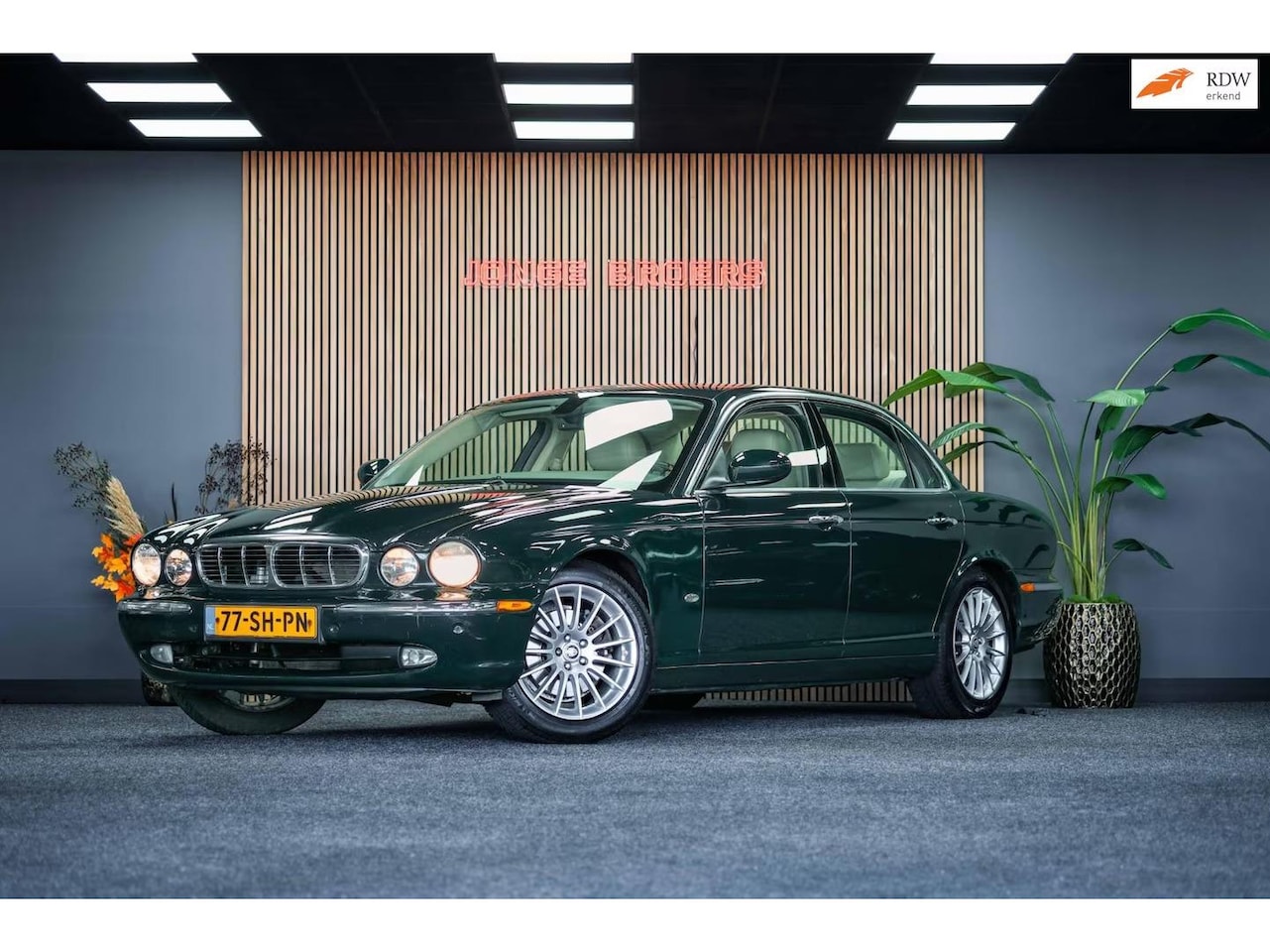 Jaguar XJ - 3.0 V6 | 1e eigenaar | Dealer onderhouden - AutoWereld.nl