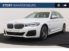 BMW 5-serie Touring - 530e xDrive High Executive M Sport Automaat / Sportstoelen / Trekhaak / Achteruitrijcamera