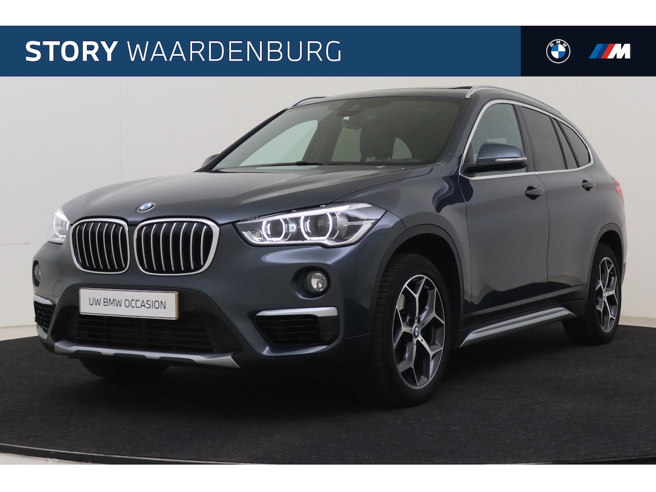 BMW X1 - xDrive20i High Executive xLine Automaat / Panoramadak / Trekhaak / Sportstoelen / Achterui - AutoWereld.nl
