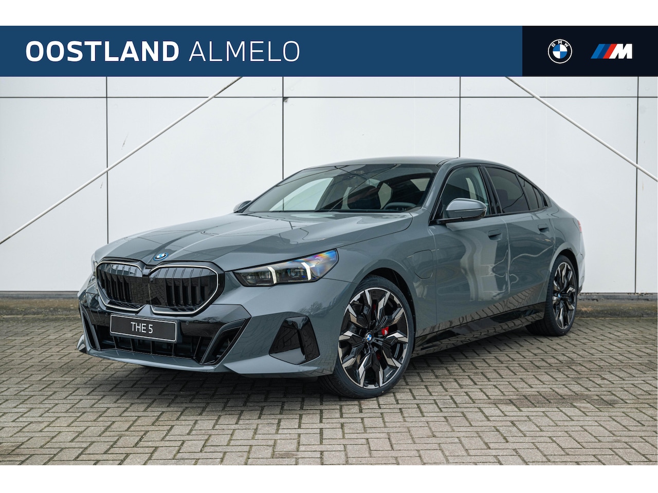 BMW 5-serie - 550e xDrive M Sport Automaat / Panoramadak / Trekhaak / Adaptief onderstel professional / - AutoWereld.nl