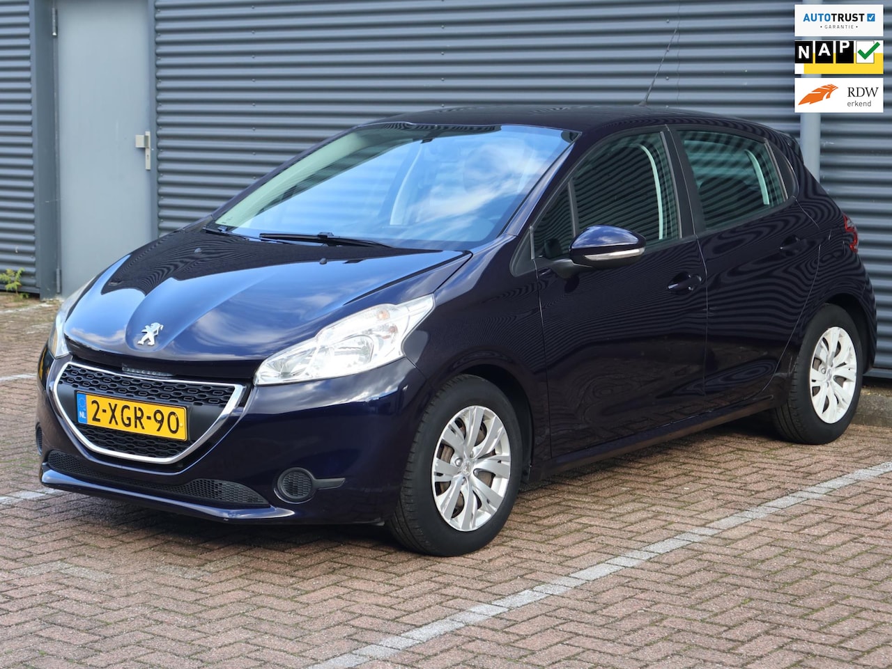 Peugeot 208 - 1.2 e-VTi Active |Nav|Cruise|Airco|PDC|Nw. Riem|Automaat - AutoWereld.nl